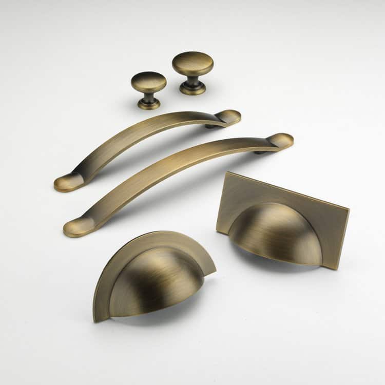 Kitchen Handles and knobs