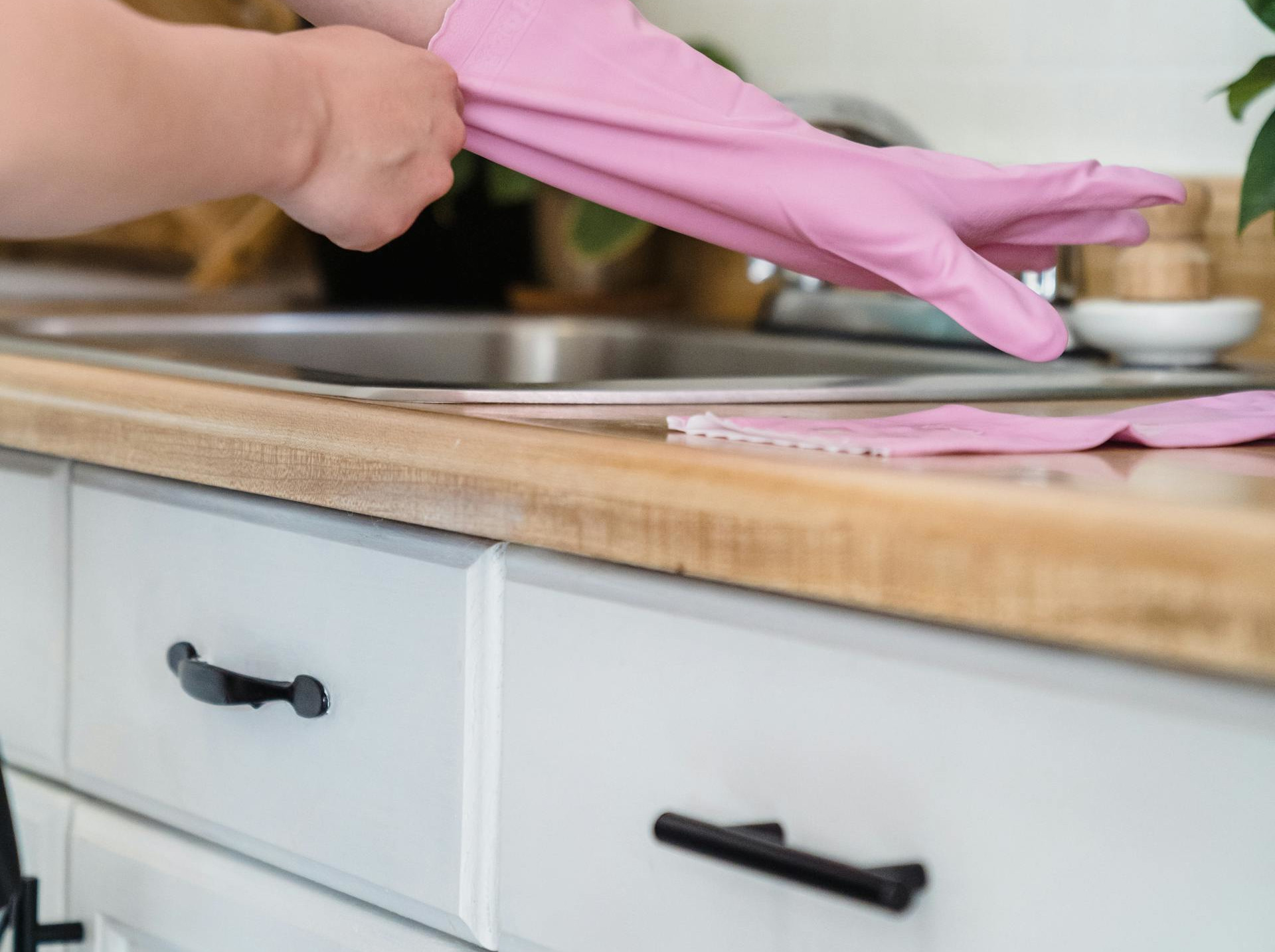 matt black kitchen handles on white drawers
